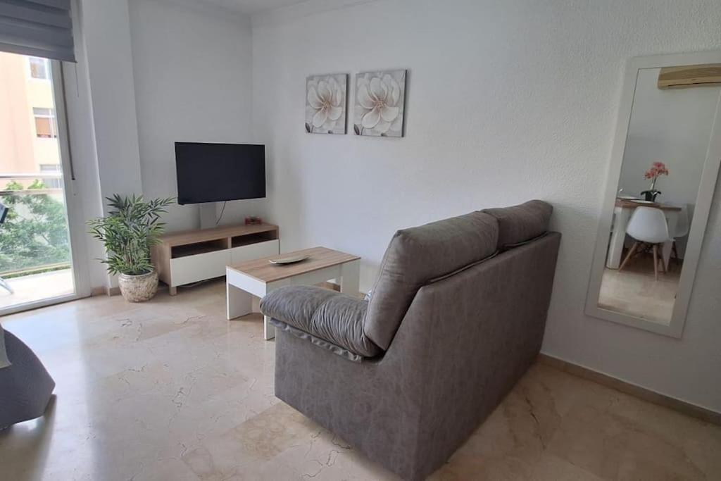 Room City Estepona Estudio Mar Bagian luar foto