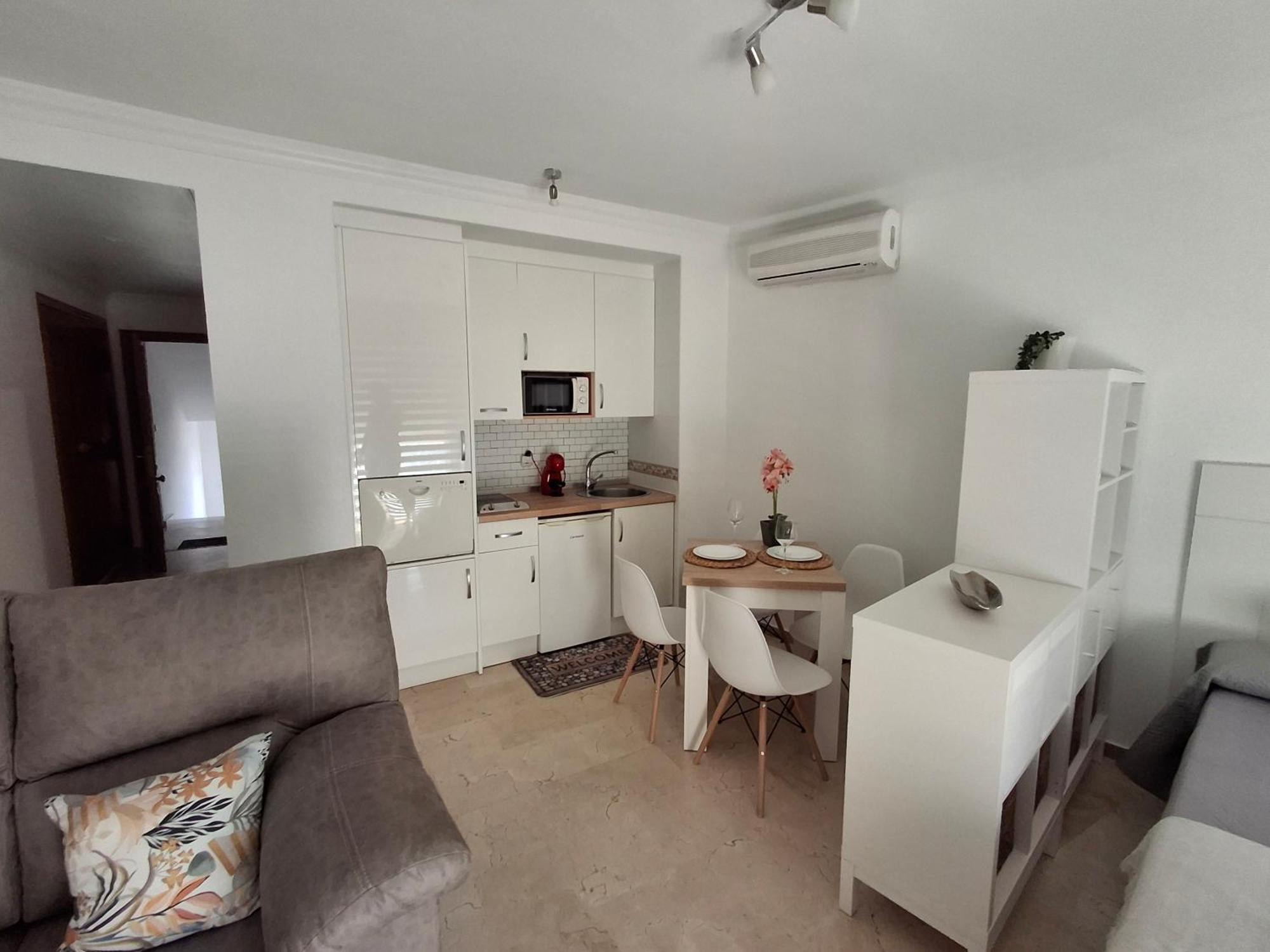 Room City Estepona Estudio Mar Bagian luar foto
