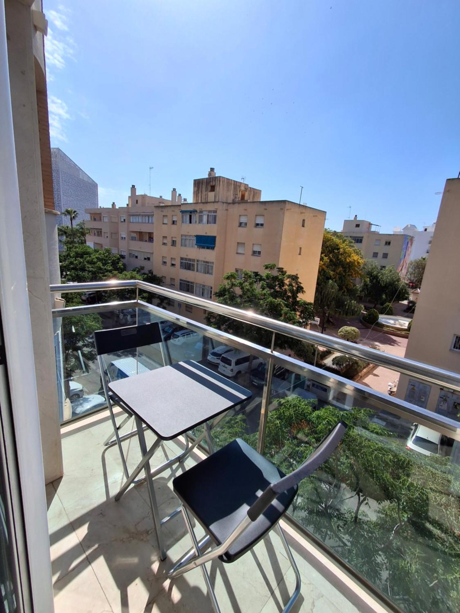 Room City Estepona Estudio Mar Bagian luar foto